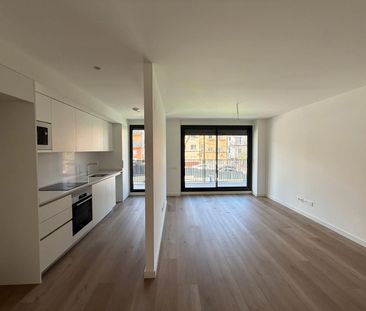 Piso de alquiler en Avinguda de Lloreda, Lloreda - Photo 1