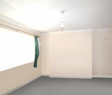 2 bedroom maisonette to rent - Photo 4