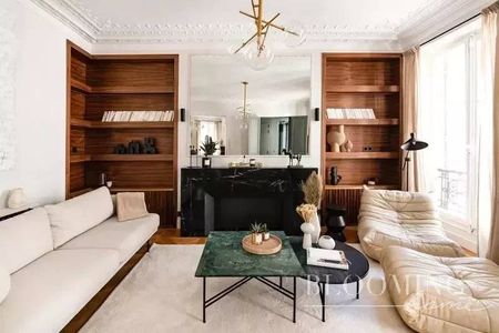 Suberbe trois pièces meublé Place de la Madeleine - Photo 2