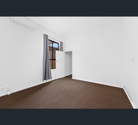 12 William Street, Seddon, Vic 3011 - Photo 4