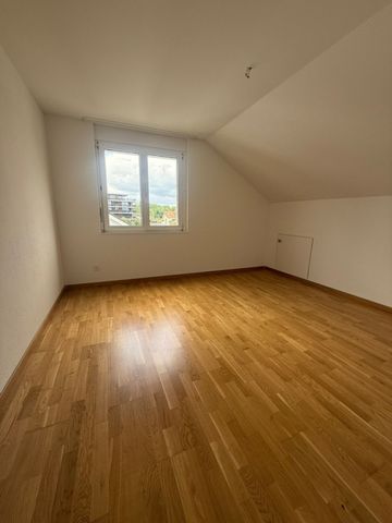 Grosszügige 4.5 Zimmer-Wohnung mit Cheminée in Seenähe! - Foto 3
