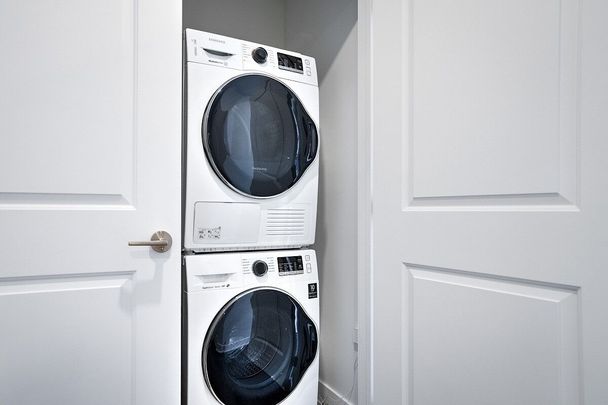 Le James Laval Apartments - Photo 1