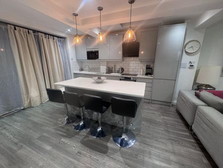 5 bedroom terraced house to rent - Photo 4