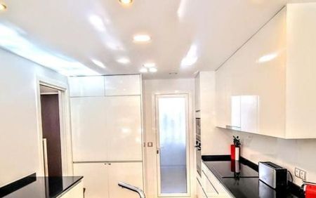 3 bedroom luxury Semidetached House for rent in Marbella, Spain - Photo 5