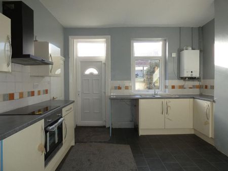 2 bedroom terraced house to rent - Photo 4