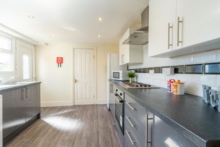 6 bedroom terraced house to rent - Photo 3