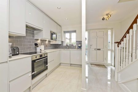 Kingfisher Close, Harrow, HA3 - Photo 3