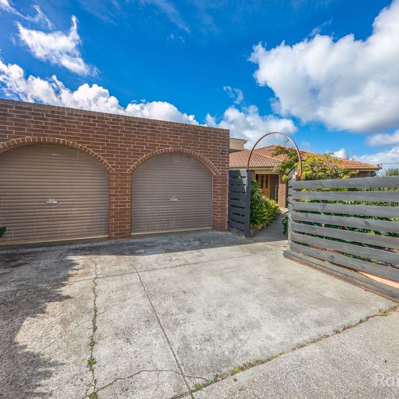 Large Family Home in Perfect Location - Photo 1