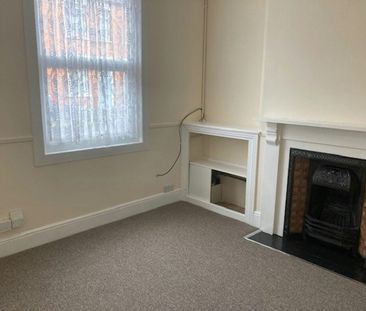 Terraced House to rent on - Photo 3