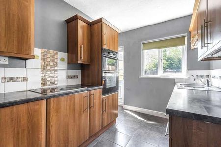 Lee Road, Aylesbury, HP21 - Photo 5