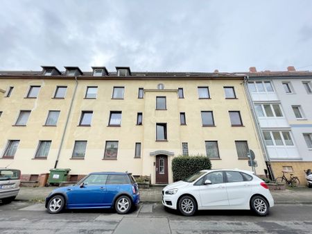 renoviert, modernisiert & bezugsfrei: Helle + gut geschnittene 2-Zi.-Wohnung in zentraler Lage - Photo 3