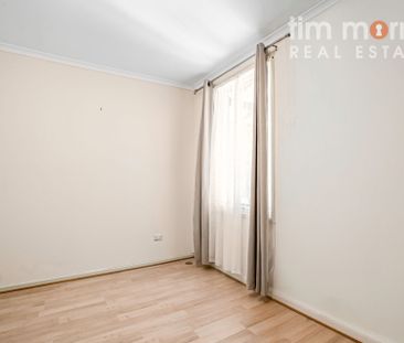 16 Noora Crescent Munno Para SA - Photo 2