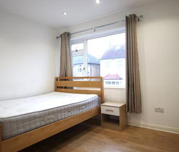 4 bedroom end of terrace house to rent - Photo 6