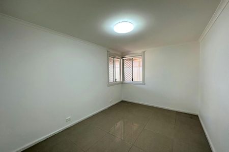 THREE-BEDROOM HOME IN A PRIME LOCATION - Photo 5