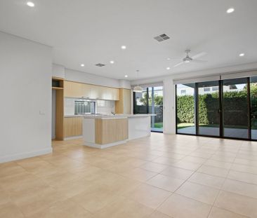 “Sea Change Dream Home” - Photo 6