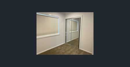 FAMILY HOME WITH SEPARATE LOUNGE ROOM - Photo 3