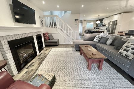 For Lease - 571 OXBOW Crescent, Collingwood, Ontario - Photo 2