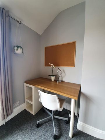 4 Bed Terraced House, Mafeking Road, BN2 - Photo 4