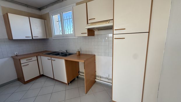 Location Appartement 4 pièces 66m² ARLES 13280 - Photo 1