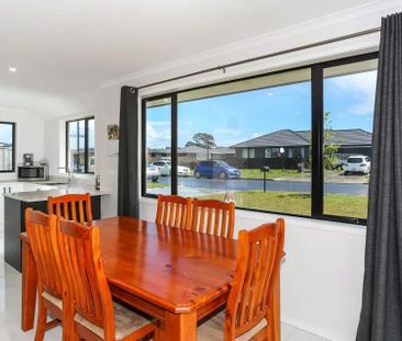 Spacious Family Home on a Quiet Cul-de-Sac - Photo 1