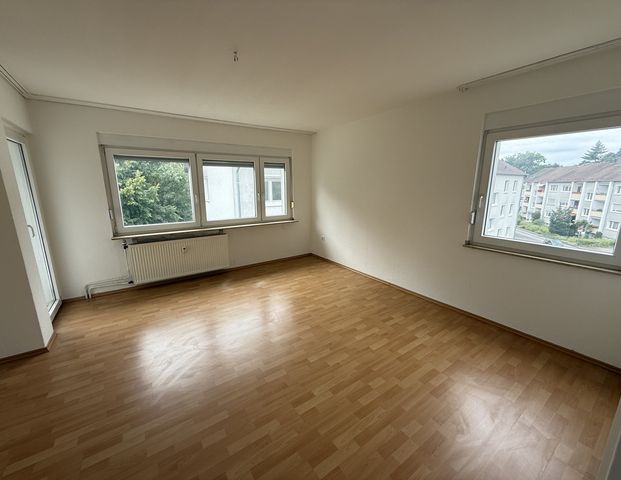 Helle 2- Zimmer Wohnung mit Stellplatz und Blick ins Grüne - Foto 1