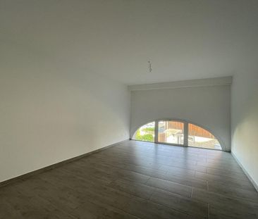 Appartement de 3,5 pièces triplex au Rez-de-chaussée - Photo 2