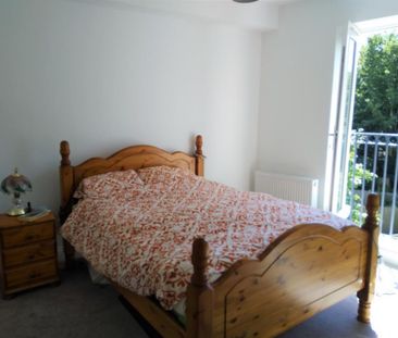 2 bedroom Flat To Let - Photo 3