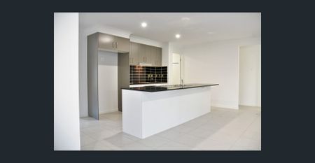 Spacious & Stylish Family Home in the Heart of Flagstone! - Photo 5