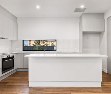 Stunning, brand-new townhouse in highly sought after Curtin - Photo 5