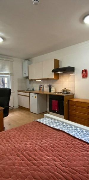 Studio to rent - Photo 1