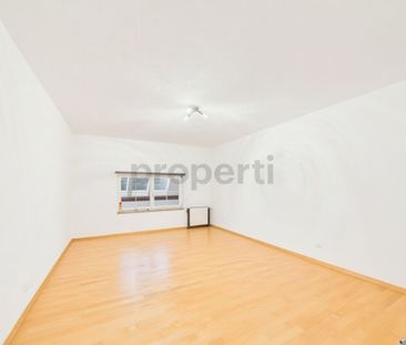 Renovated 4.5-room duplex in historic farmhouse with balcony, Rothr... - Foto 2