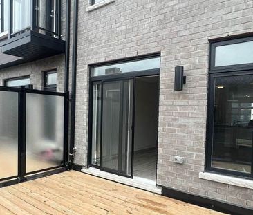 For Lease - 18 Akil Thomas Gardens, Toronto, Ontario - Photo 4