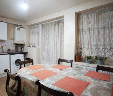 5 bedroom semi-detached house to rent - Photo 4