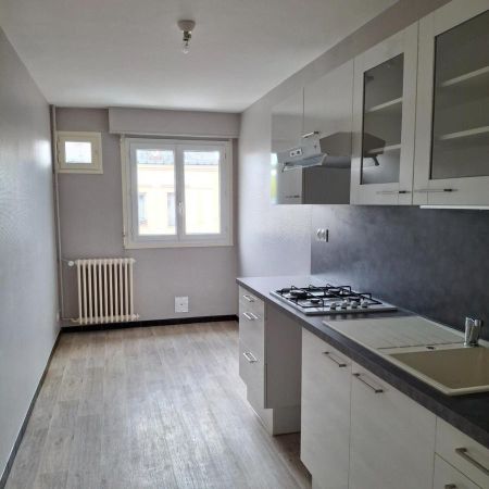 Appartement F1 bis, en très bon état locatif (Proche Centre VICHY & Lycées) - Photo 3