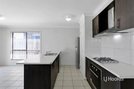 “Effortless Living in a Peaceful Tarneit Pocket! APPLICATIONS” - Photo 3