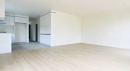 Near new family home located in Torbay - Photo 2