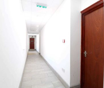 Price £1,050 pcm - Available Now - Unfurnished - Photo 5