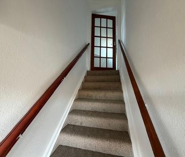 3 bedroom flat to rent - Photo 2