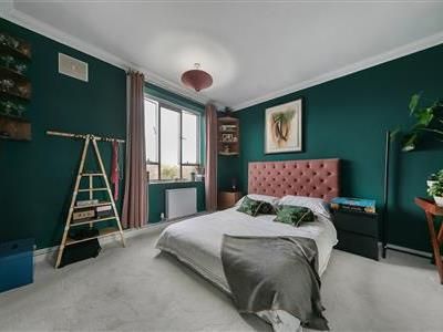 Iron Mill Road, SW18 - Photo 1
