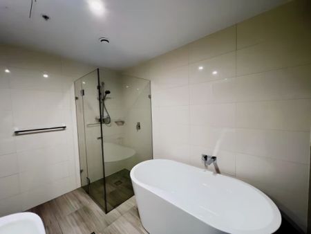 2 bed 2 bath with study - Photo 3