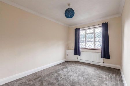 4 bedroom detached house to rent - Photo 4