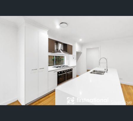 2E Rosemount Drive, Catherine Field, NSW 2557 - Photo 1