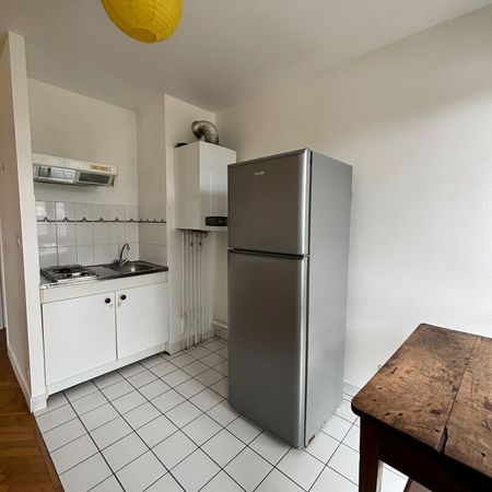 Location Appartement 1 pièce 32m² - Photo 3