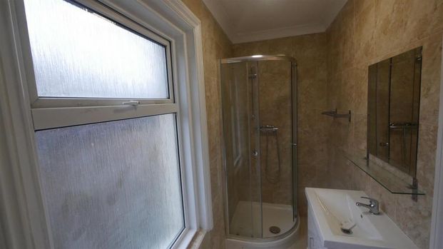 2 bedroom house share to rent - Photo 1