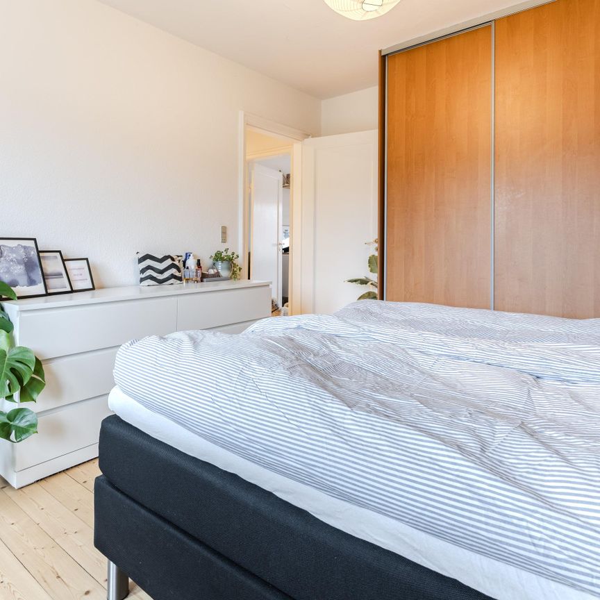 <b>CHARMERENDE LYSLEJLIGHED MED SUPER BELIGGENHED</b><br> - Photo 1