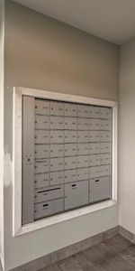 Superbe unité de coin très lumineux au 4iem étages Ascenseur ! - Photo 3