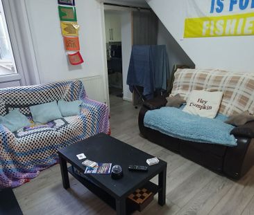 6 Minister Street, Cathays, Cardiff, CF24 4HR - Photo 2