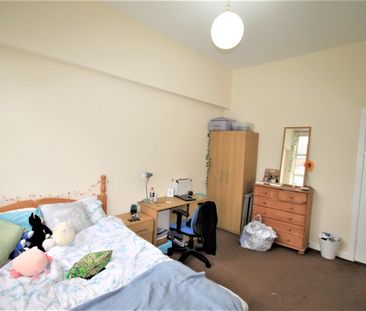 Dene House Court, Near University, LEEDS - Photo 6