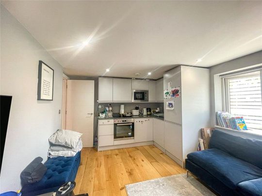 1 bedroom flat to rent - Photo 1