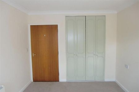 1 bedroom retirement property to rent - Photo 4